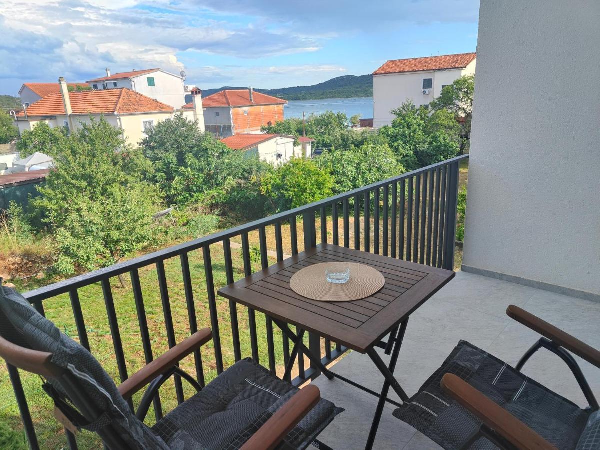 Apartments Grape Pirovac Εξωτερικό φωτογραφία